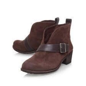Ugg Australia Women's Wright Belted  Leather Sheepskin heels boots shoes sz 11
